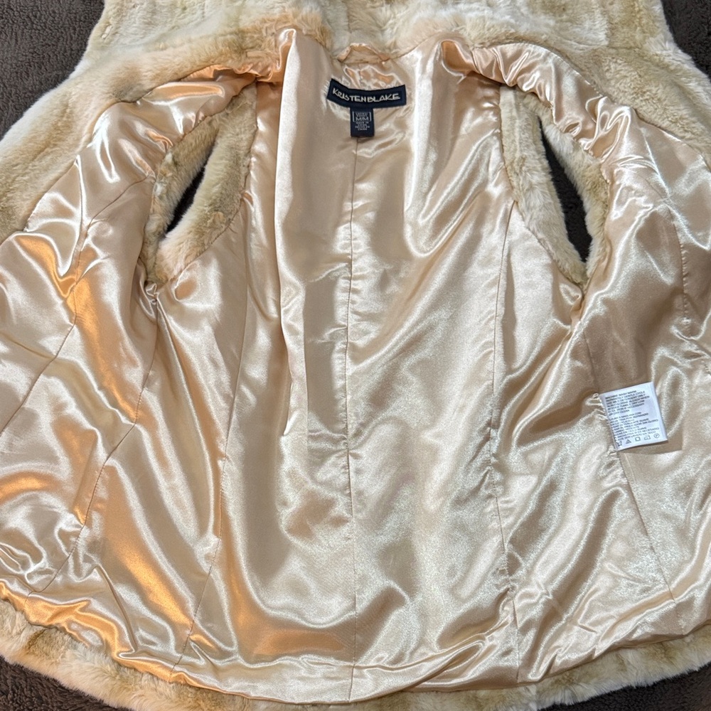 Kristen Blake Neutral Faux Fur Vest size Medium - Picture 11 of 16